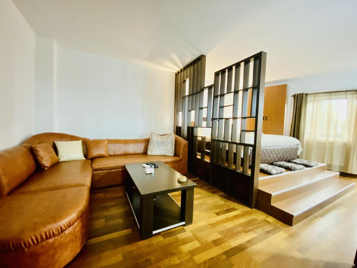 Central & Comfortable Studio 特尔戈维什泰 外观 照片